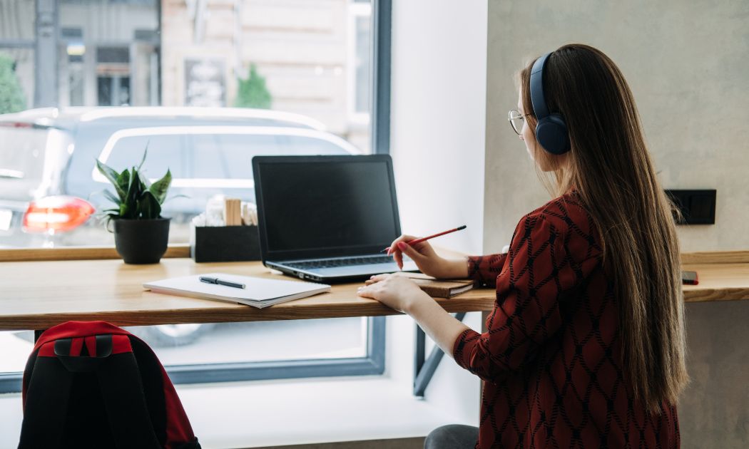 How to Balance Part-Time Work and Study Abroad – Tips That Actually Help